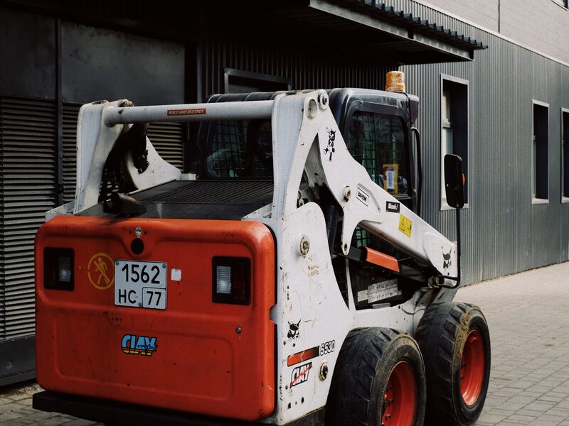 Compact skid steer loader